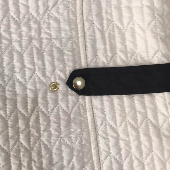 White Vest - Picture 3 of 7